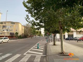 Lloguer Local Comercial a Oeste. Méridalocal