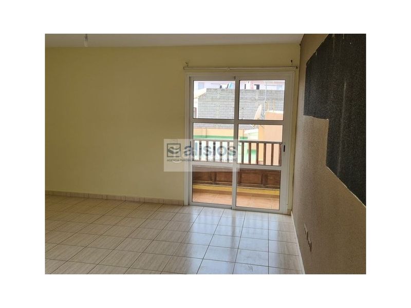 Foto 1005345e-792a-4a97-8b41-75e982b96328. Dúplex a calle llano mora 11 a Valle San Lorenzo Arona