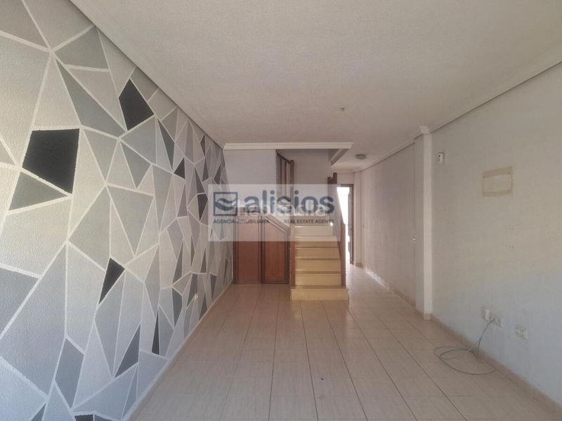 Foto 6b92a551-4631-4653-ac0d-e115edb91b3f. Dúplex a calle llano mora 11 a Valle San Lorenzo Arona