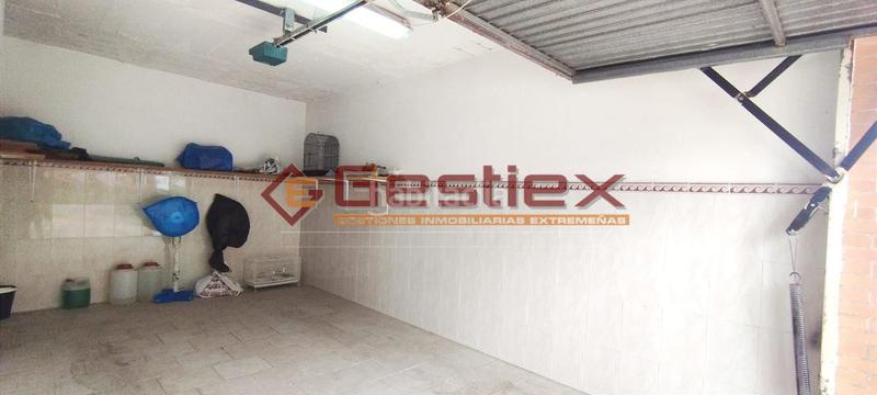 Foto d0c88124-0d2b-4e1b-82a7-add96e1d8cbb. Fabrikhalle in Almendralejo