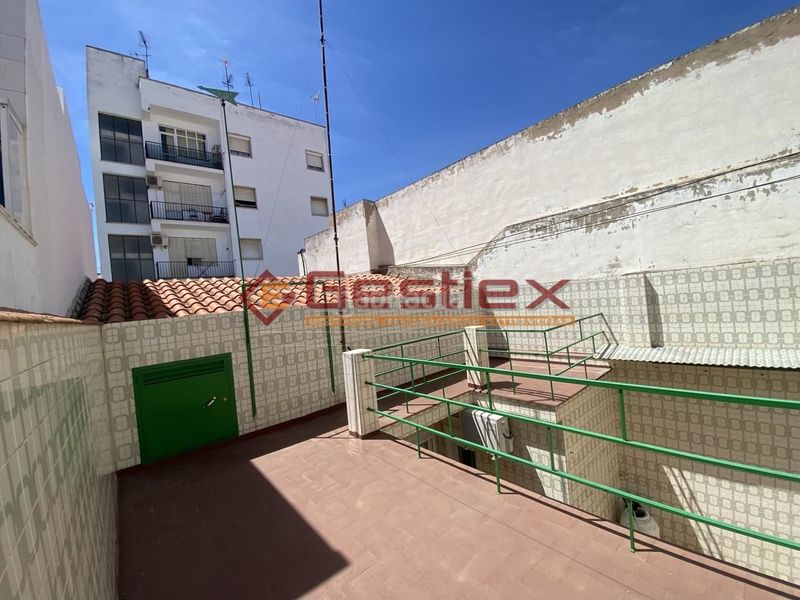 Foto 045e738e-c5f0-4803-973a-c00e4234da53. Casa a Almendralejo