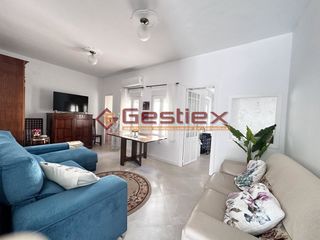Casa a Almendralejo. En venta bonita casa en la zona del mercado