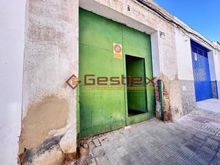 Finca rústica a Almendralejo. En venta terreno urbano en zona de campo de futbol