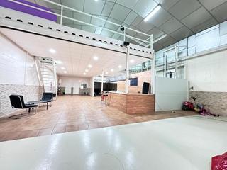Bâtiment à usage industriel à Almendralejo. En venta nave cercano a avda rafael alberti