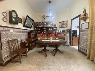 Casa a Almendralejo. En venta casa y piso en zona plaza santiago