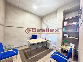 Local commercial à Almendralejo. En venta planta baja  en zona de avda san antonio