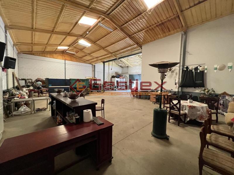 Foto 49b85722-b3f2-4edc-9a2a-dea0119e04f5. Bâtiment à usage industriel dans Almendralejo