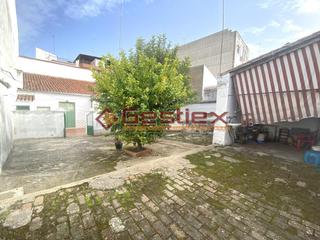 Casa a Almendralejo. En venta casa entera en pleno centro