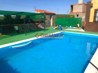 Casa a Almendralejo. !! ocasion , casa de campo con piscina y 30.000 metros de terren