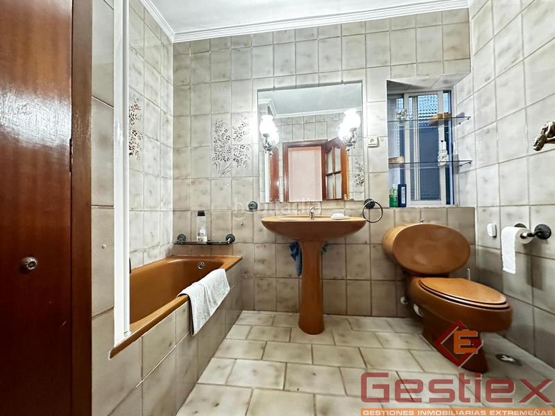 Foto 36b4bdaa-0e41-42fb-b1eb-2f23f5f69e86. Piso en venta piso zona plaza espronceda en Almendralejo