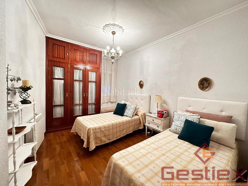Foto d4fd6304-fa87-4ddd-86dd-d5d891275484. Piso en venta piso zona plaza espronceda en Almendralejo