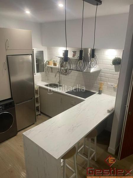 Foto 0b6c19ee-3ac9-46f7-a355-5e97c8f0f905. Piso en venta piso reformado en zona plaza santiago en Almendralejo
