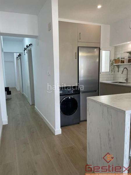 Foto 221c0514-58e7-4285-9196-d32941fef2a0. Piso en venta piso reformado en zona plaza santiago en Almendralejo