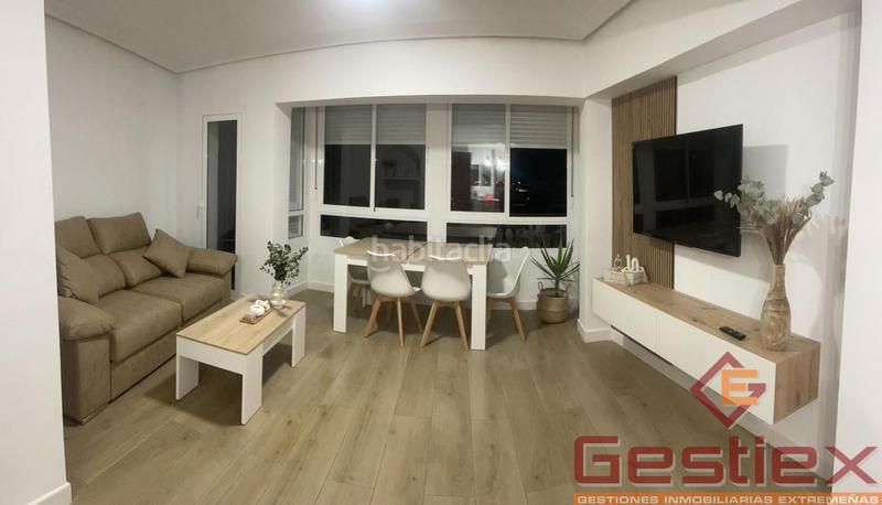 Foto 36460c00-9ed0-43a3-b4e1-d9bb98a046e2. Piso en venta piso reformado en zona plaza santiago en Almendralejo