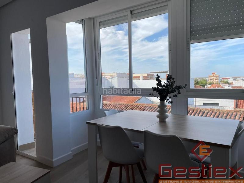 Foto 364c1030-e861-4621-b867-08693ac06621. Piso en venta piso reformado en zona plaza santiago en Almendralejo