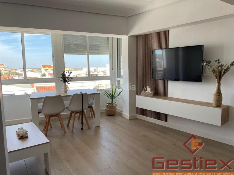 Foto 6a98ca26-c358-474a-82e6-20eecd9d5cbf. Piso en venta piso reformado en zona plaza santiago en Almendralejo