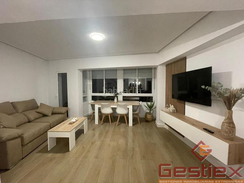 Foto c88dae38-59d6-4894-a74d-b3bd2d78e8be. Piso en venta piso reformado en zona plaza santiago en Almendralejo