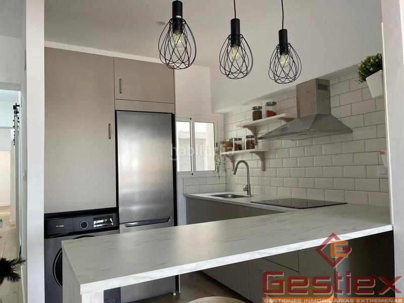 Foto d5460f39-422a-4a9c-aff1-7ff8380ee576. Piso en venta piso reformado en zona plaza santiago en Almendralejo