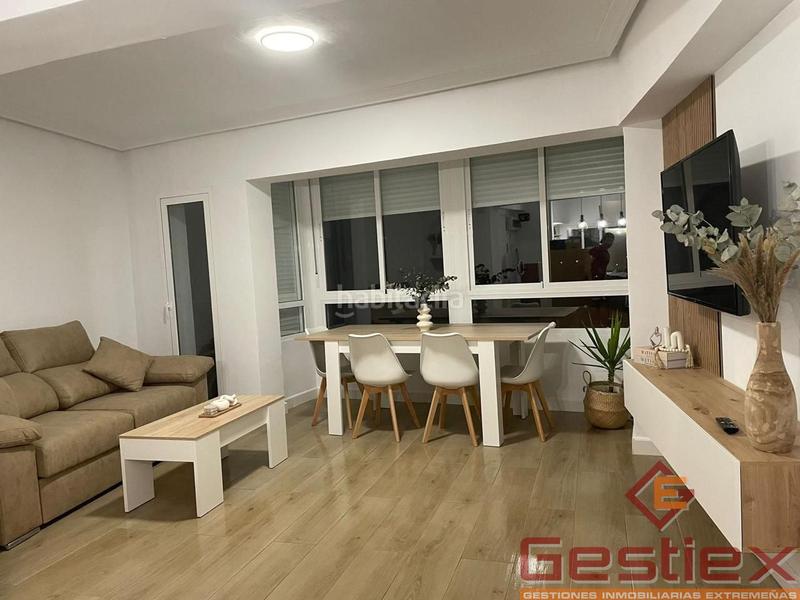 Foto dc57ee46-3cd0-46f6-b93b-e9d25eb4dad0. Piso en venta piso reformado en zona plaza santiago en Almendralejo