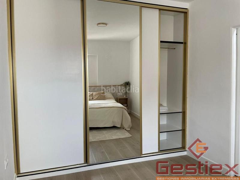 Foto e60369cc-3210-4dad-87c3-b8a0bcd8ed72. Piso en venta piso reformado en zona plaza santiago en Almendralejo