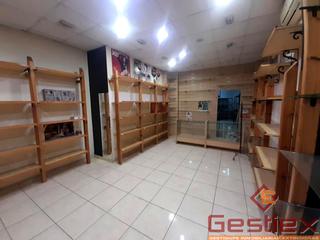 Local commercial  Santa marta. Bajada de precio! en venta o alquiler de local de esquina en ctr