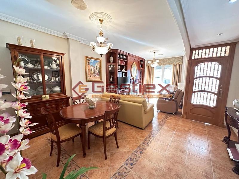 Foto 03e0abb9-b507-4052-bb27-9411bc60b19f. Casa en venta casa grande por zona ciudad verde en Almendralejo