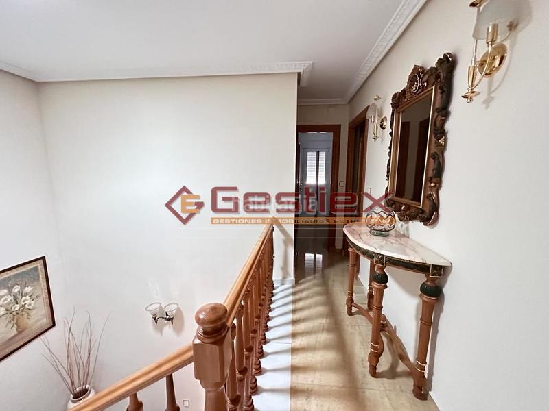 Foto a07f2173-ec1a-4110-989a-32835f044387. Casa en venta casa grande por zona ciudad verde en Almendralejo