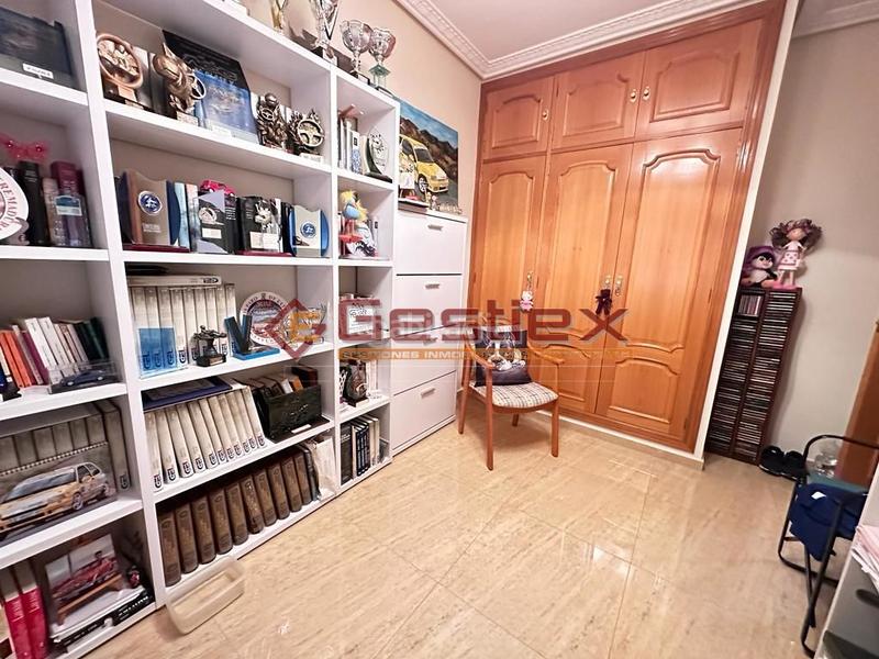 Foto a0858c6a-ba4f-41ee-b3ba-bd8c71473be9. Casa en venta casa grande por zona ciudad verde en Almendralejo