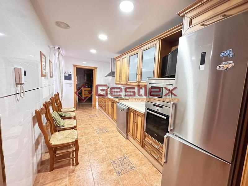 Foto bc2ce238-5e4d-4b33-a56d-4f7349e58dfe. Casa en venta casa grande por zona ciudad verde en Almendralejo