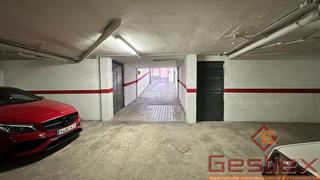 Aparcament cotxe  Primero de mayo. En venta garaje con trasteros en zona ctra santa marta