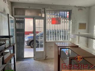 Local commercial à Almendralejo. En venta local en ctra santa marta