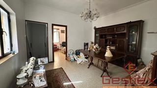 Casa a Almendralejo. En venta casa de esquina en zona del mercado