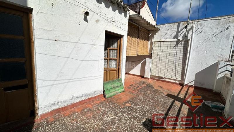 Foto 8352fd4c-5521-49c3-9a00-22162dab194a. Casa en venta casa de esquina en zona del mercado en Almendralejo
