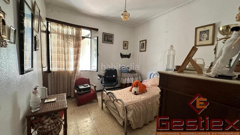 Foto d489cd10-4abc-4a30-962f-bc405ef26120. Casa en venta casa de esquina en zona del mercado en Almendralejo