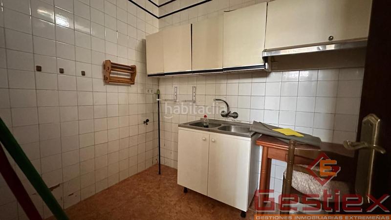 Foto d9bd7f3f-0ba9-4c4c-b215-449a90a65e12. Casa en venta casa de esquina en zona del mercado en Almendralejo