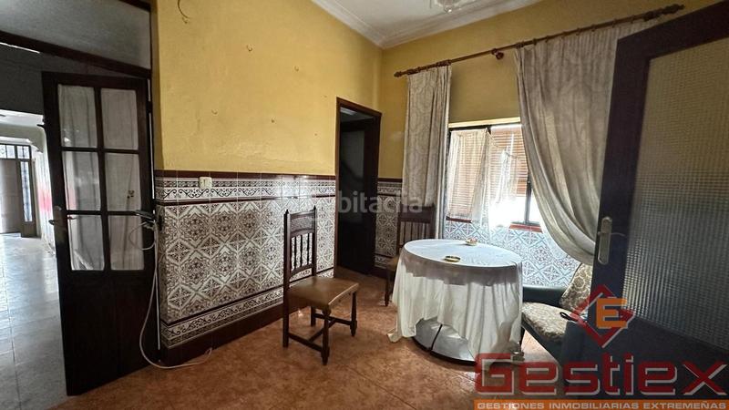 Foto fe0ac949-ee12-4ab9-ad5e-e14ef8977d38. Casa en venta casa de esquina en zona del mercado en Almendralejo