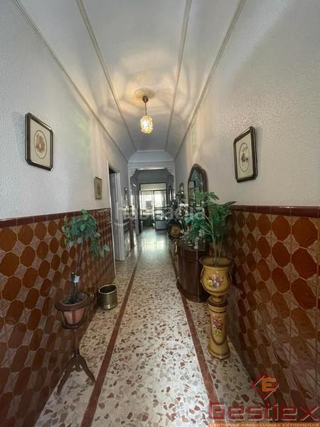 Foto 60b155df-0e0c-40f1-9653-324d2028165e. Casa en venta casa en zona plaza del mercado en Almendralejo