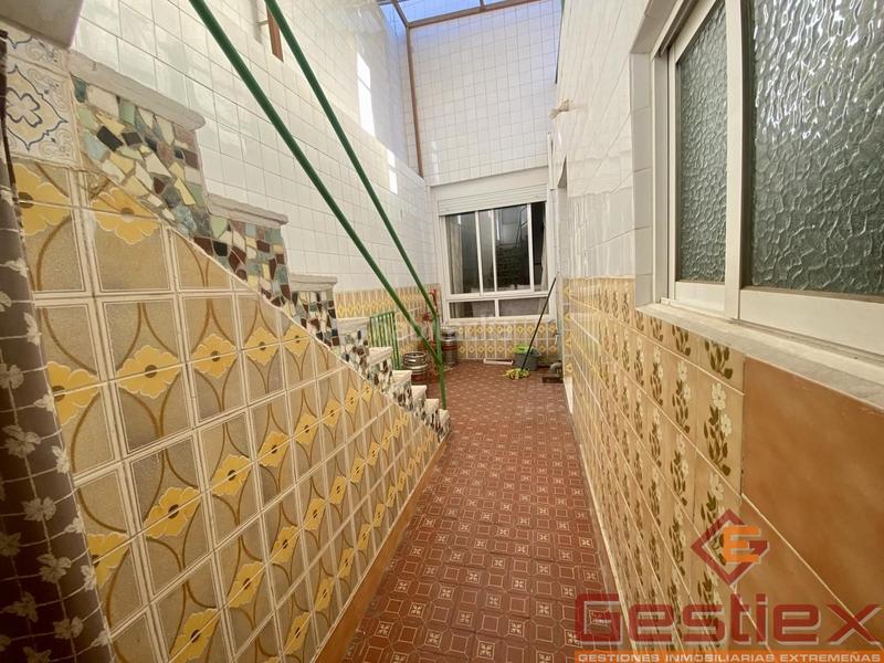 Foto bb16dd81-8baf-4c26-9a81-0abbb79c7471. Casa en venta casa en zona plaza del mercado en Almendralejo