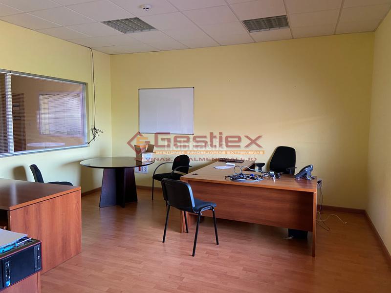 Foto 5f92c55d-4edb-451f-b7ba-0cc379383dbd. Location bureau avec chauffage dans Almendralejo