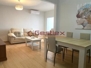 Location Appartement à Almendralejo. En alquiler piso zona ayuntamiento