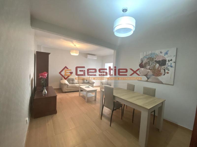 Foto 9dc5205a-645a-41cb-bd75-97574476976c. Alquiler piso en alquiler piso zona ayuntamiento en Almendralejo