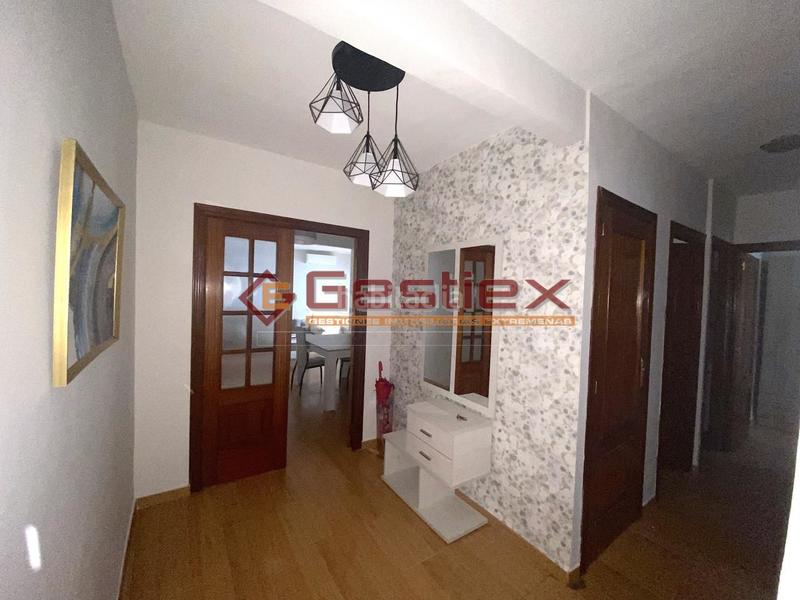 Foto c30db430-db42-441e-949c-3ae6d60b74d7. Alquiler piso en alquiler piso zona ayuntamiento en Almendralejo