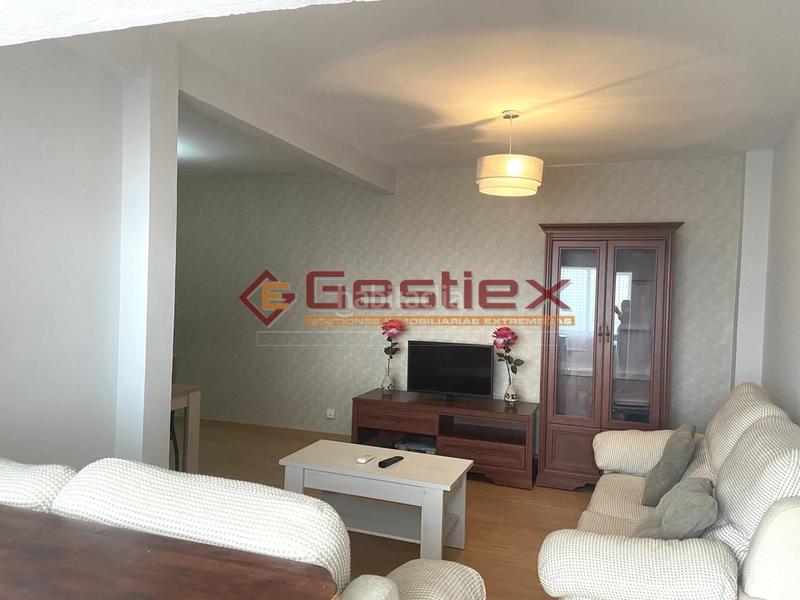 Foto cbed8fa0-feb9-43d0-9cd5-10c9856a2f00. Alquiler piso en alquiler piso zona ayuntamiento en Almendralejo