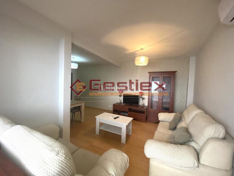 Foto df5da58c-91a5-4b09-aea2-207be00f1df4. Alquiler piso en alquiler piso zona ayuntamiento en Almendralejo