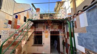 Casa in Almendralejo. En venta casa para reforma integral en ctra santa ana