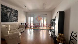 Piso en Almendralejo. En venta piso en pleno  centro comercial