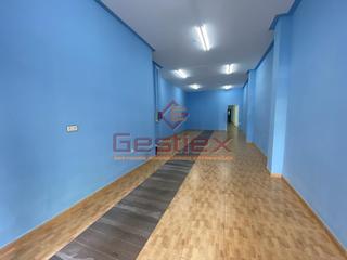 Geschäftsraum in Almendralejo. En venta local en ctra santa marta