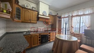 Casa in Almendralejo. En venta casa con cochera en zona san jose