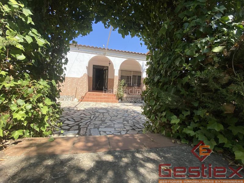 Foto e592393a-1807-45a9-b2ec-579d5f1b410d. Casa a Almendralejo