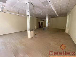 Location Local commercial à Almendralejo. En venta y alquiler local en zona ctra santa marta